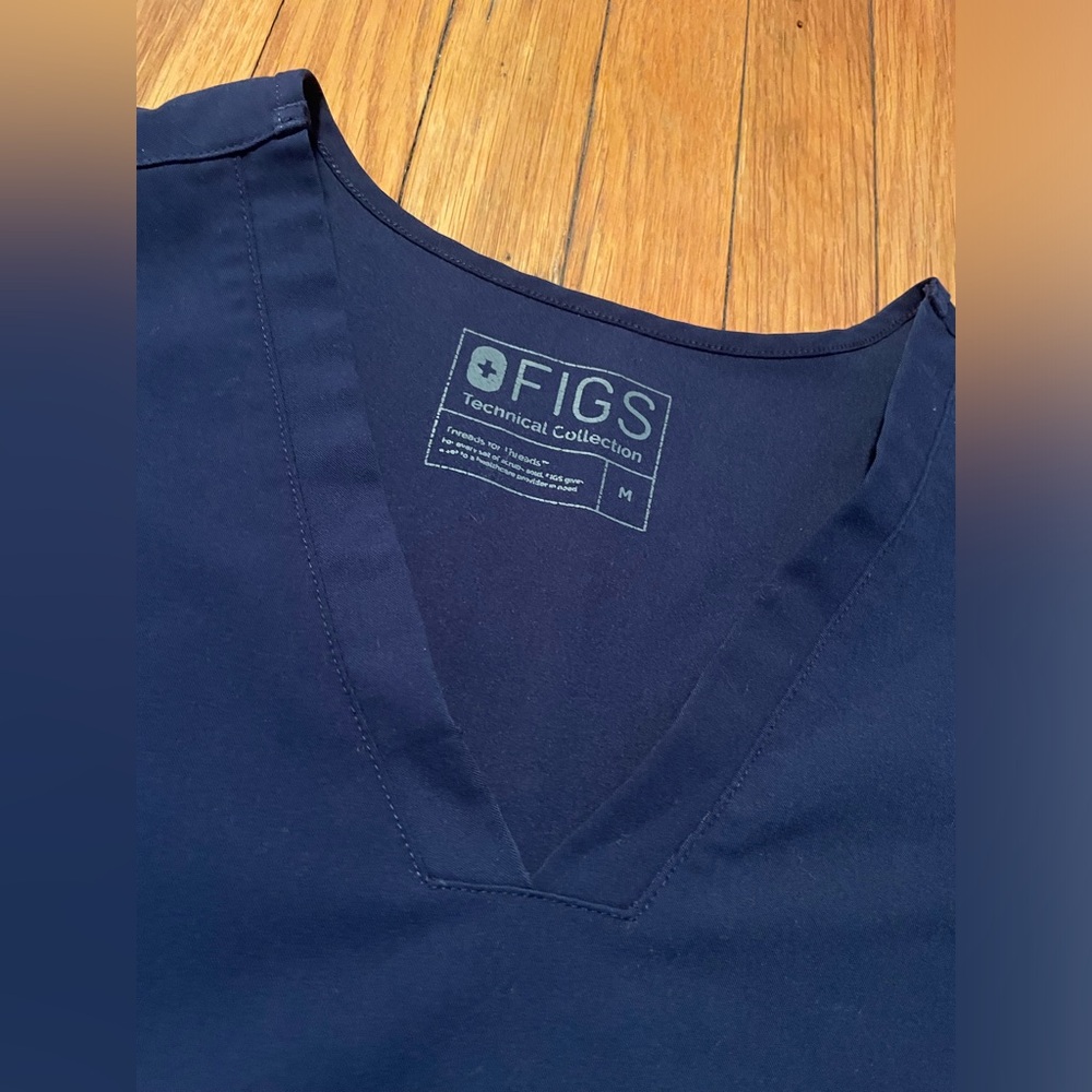 Figs scrub tops bundle - Picture 7 of 7